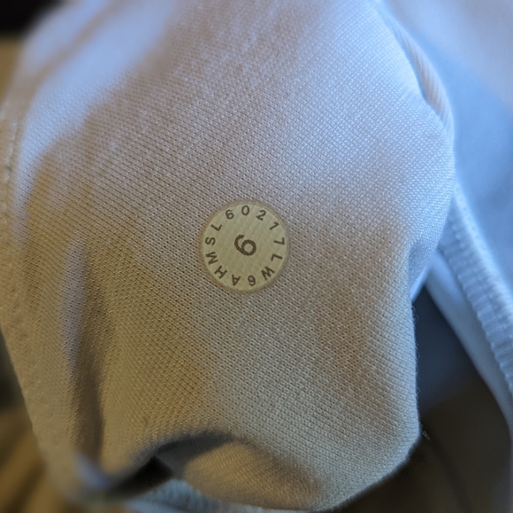 Lululemon Crop Leggings - Picture 6 of 6